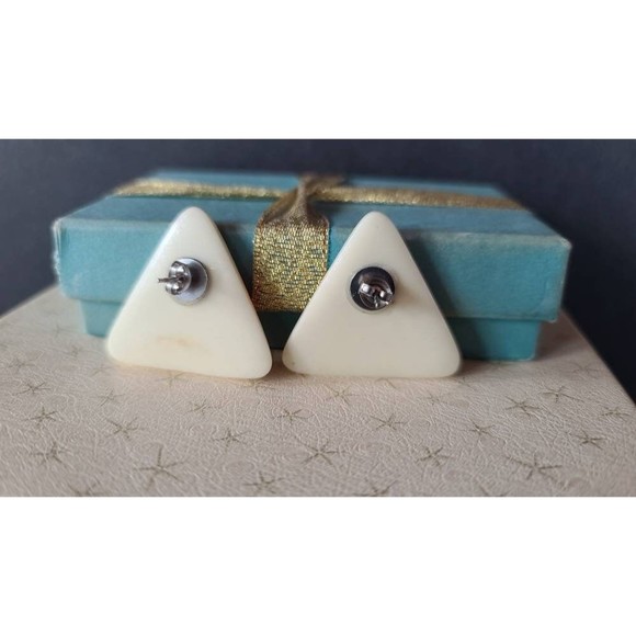 80s Triangular Floral Earrings - Picture 9 of 10